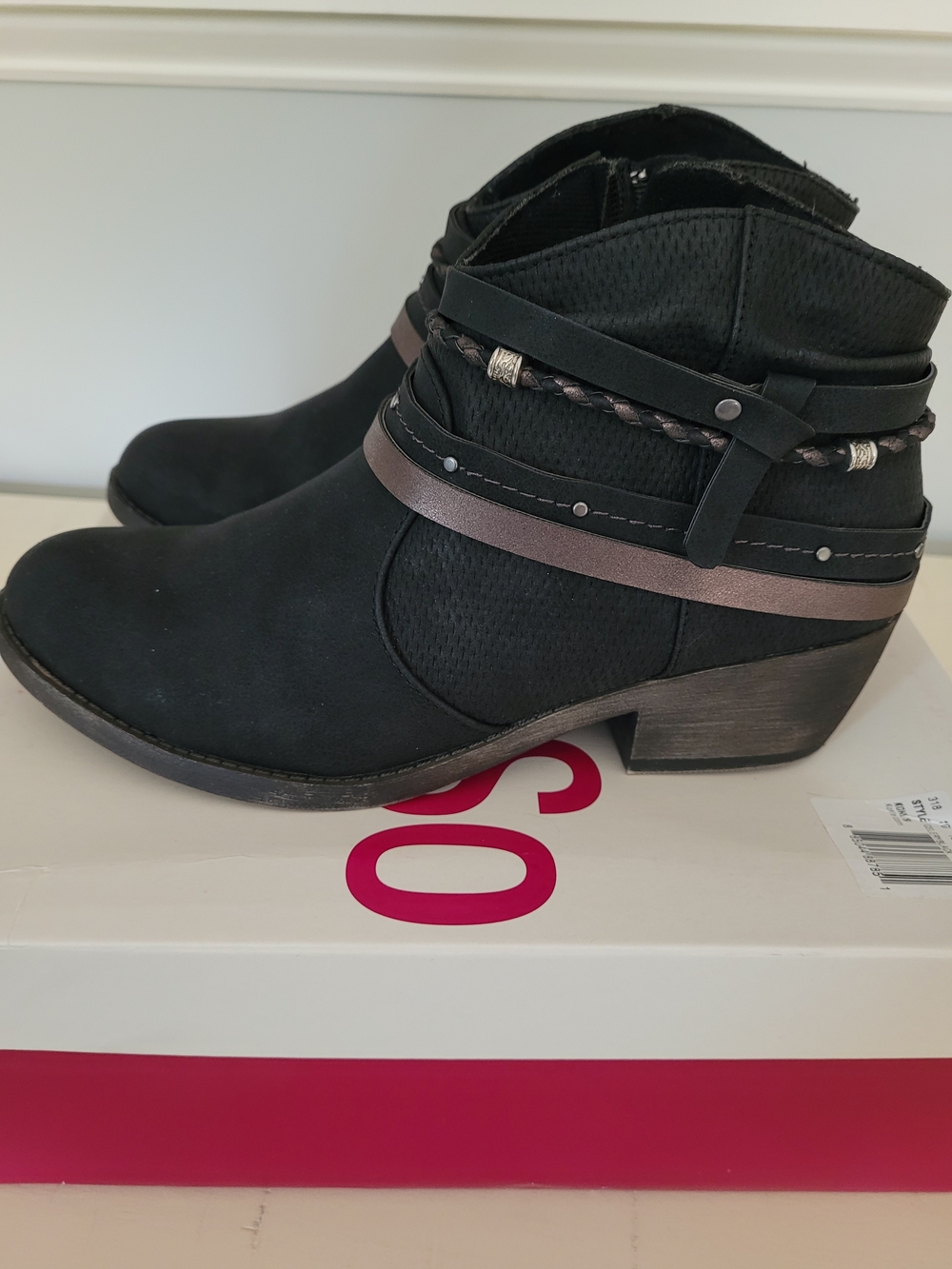 SO Black Women's Ankle Boots with Decorative Straps